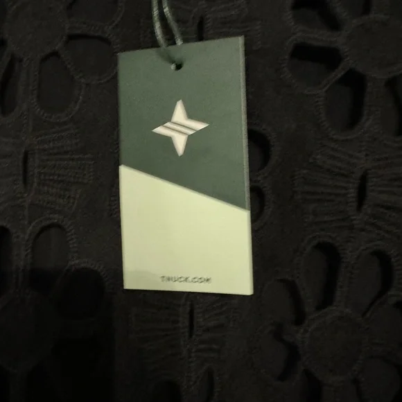 Tuckernuck Noir Eyelet Hutton Dress NWT - Picture 8 of 8